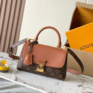 This Madeleine BB handbag  Model: M28288 Brown  Material: Grade A all-steel hardware, imported original leather  Dimensions: 24.5 x 16 x 8 cm