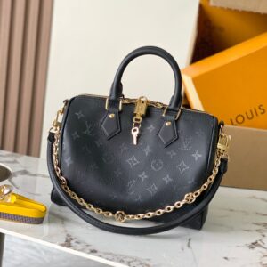 This Speedy Bandouliere 25 handbag  Model: M26486 Material: Grade A all-steel hardware, imported original cowhide Dimensions: 25x18x13 cm