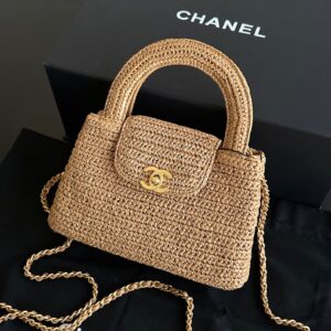 Chanel 26C Cruise Collection Woven Raffia Kelly Bag – Authentic Hand-Woven Craftsmanship Dimensions: 13 x 19 x 7 cm