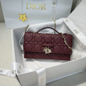 Dior Burgundy / Imported Lambskin Size: 21 x 11.5 x 4.5 cm
