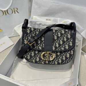 New Academy Bag Classic Monogram colorway Size: 24 x 17 x 9 cm