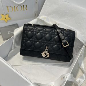 My Dior Top Handle Classic lambskin Cannage motif Size: 24 x 14 x 7.5 cm